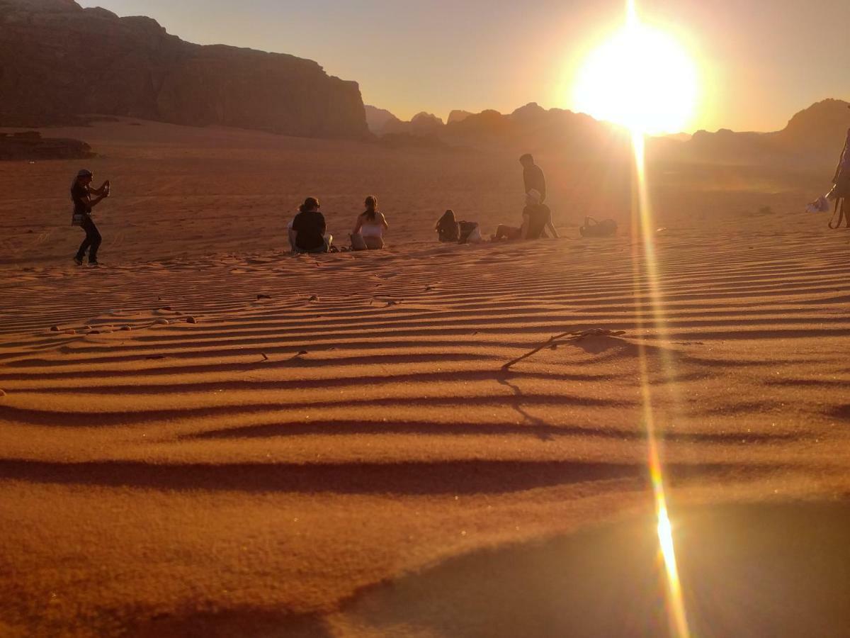 Wadi Rum Fun Time Tour'S Buitenkant foto