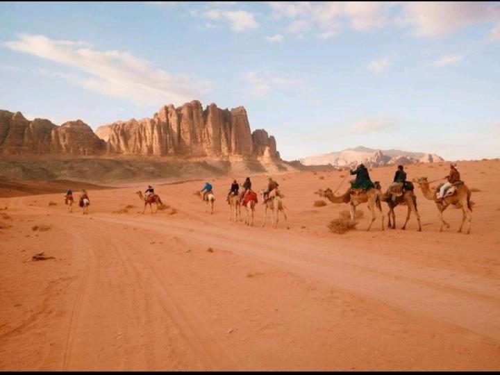 Wadi Rum Fun Time Tour'S Buitenkant foto